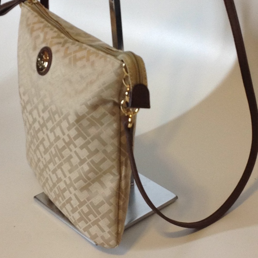 Tommy Hilfiger Crossbody Beige Handbag - Picture 4 of 10